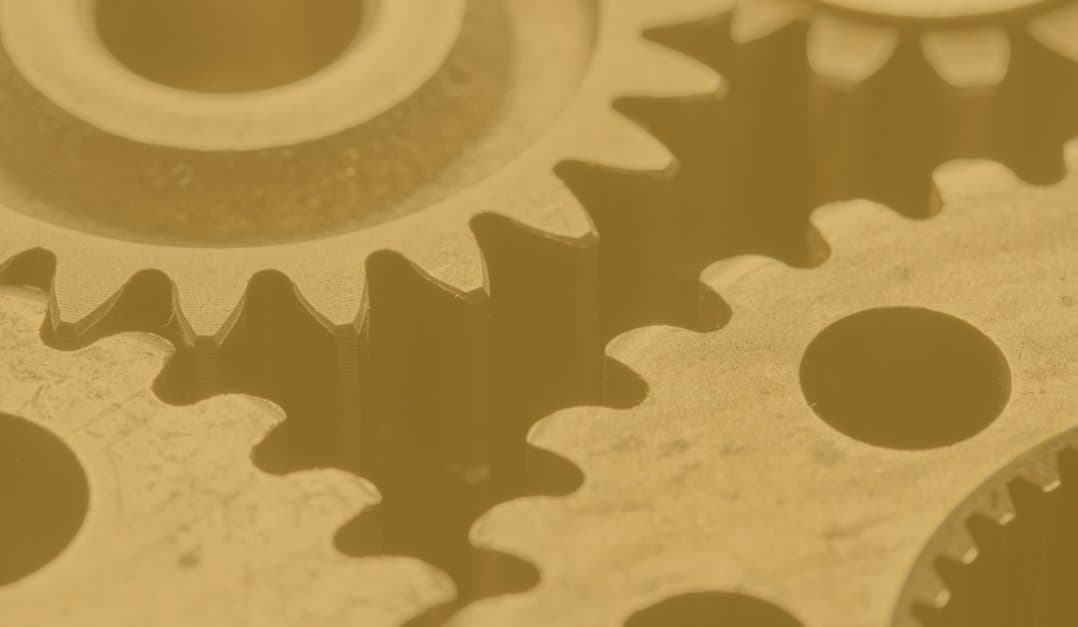 How industries distribute pressure across stakeholders during a crisis